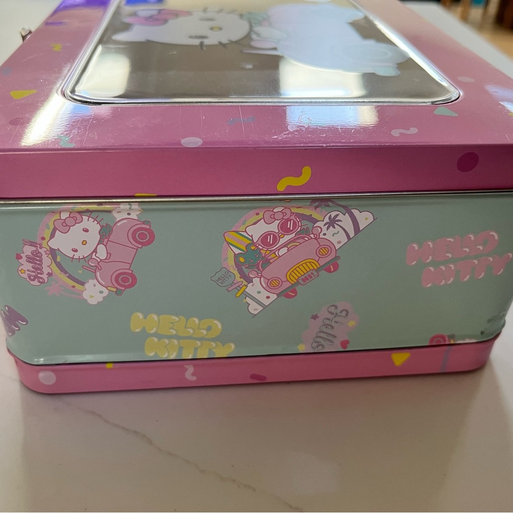 Hello Kitty Lunch Box - Picture 6 of 6